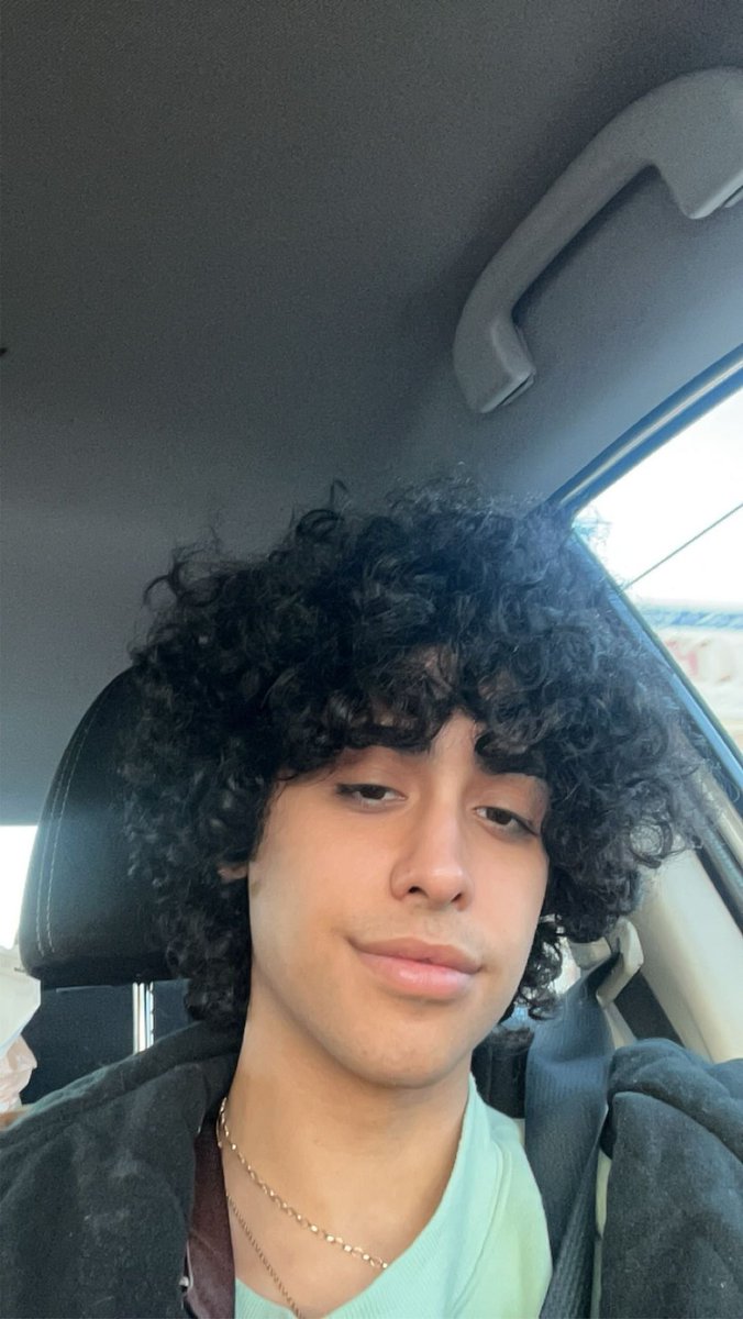 amezz222's tweet image. 🩵the drag // the face 🤎