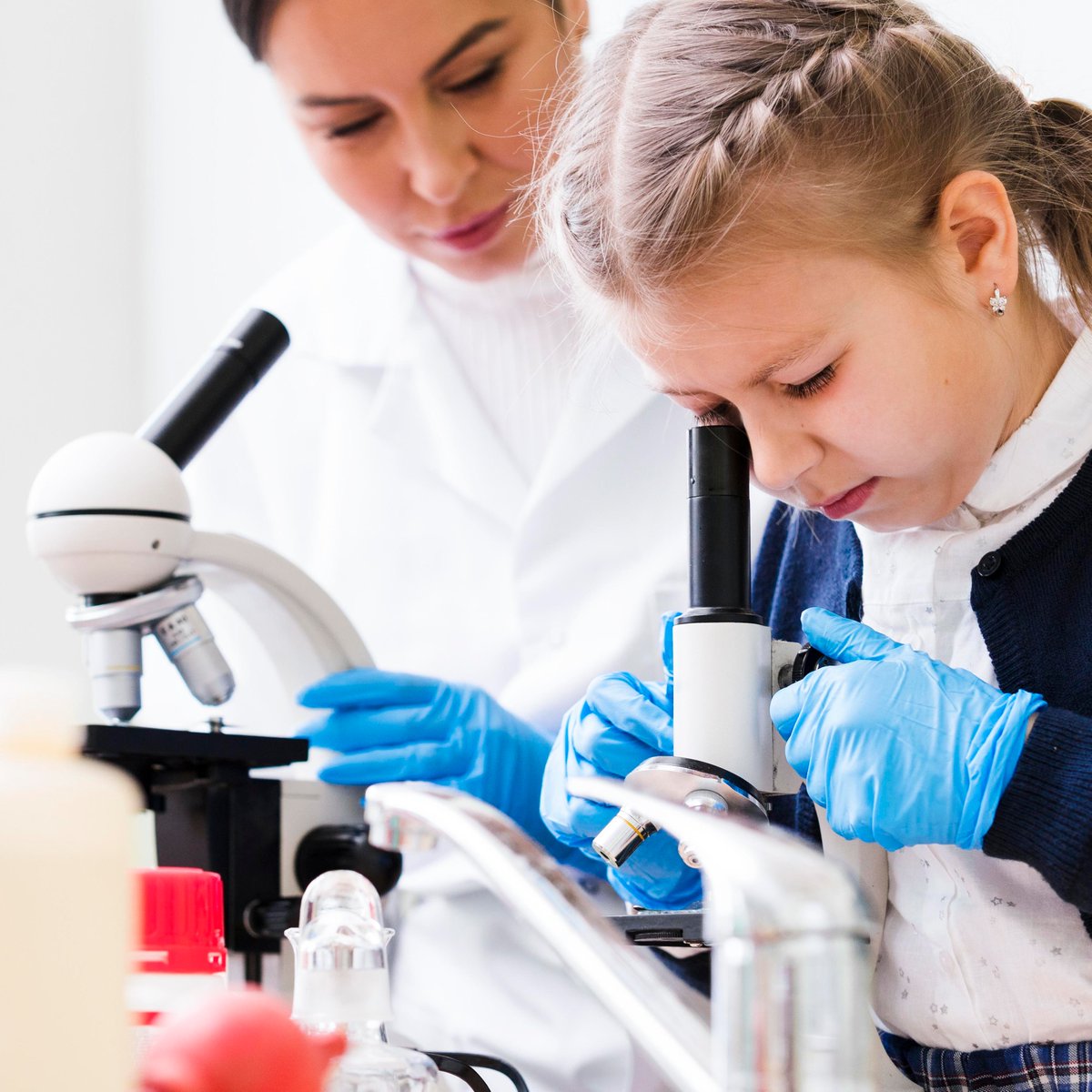 Lifescope Unige (@lifescope_unige) on Twitter photo 🔬 Explorez l'infiniment petit avec notre atelier sur la #microscopie !
Guidé-es par nos médiateur-ices passionné-es, découvrez un monde invisible🍄 grâce aux différents outils des biologistes🦠
Résas➡️ lifescope.ch
#ScienceEd <a href="/Biologie_UNIGE/">Biologie - UNIGE</a> <a href="/sciences_UNIGE/">Faculty of Science | UNIGE</a>
©freepik 🔬 Explorez l'infiniment petit avec notre atelier sur la #microscopie !
Guidé-es par nos médiateur-ices passionné-es, découvrez un monde invisible🍄 grâce aux différents outils des biologistes🦠
Résas➡️ lifescope.ch
#ScienceEd <a href="/Biologie_UNIGE/">Biologie - UNIGE</a> <a href="/sciences_UNIGE/">Faculty of Science | UNIGE</a>
©freepik