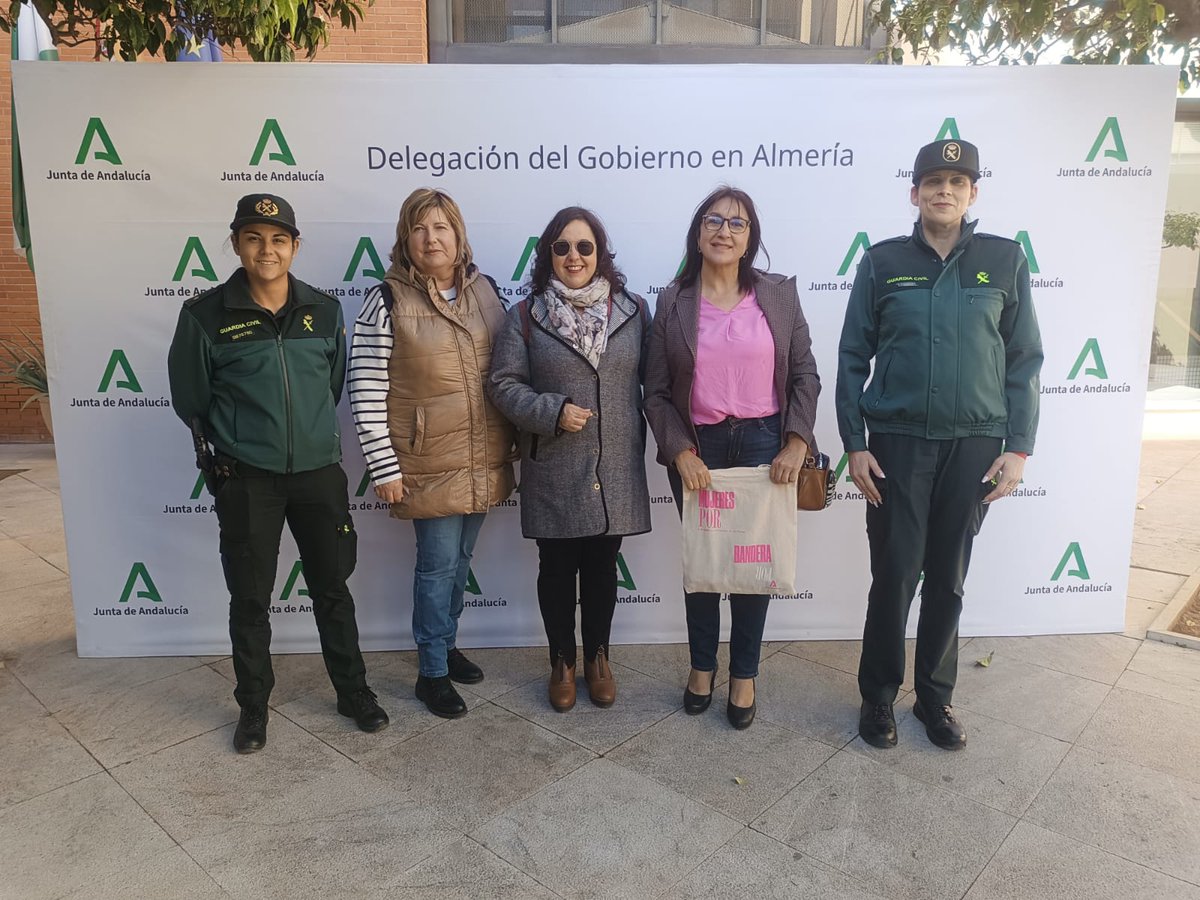 AlmurAlmeria's tweet photo. #ParticipaciónInstitucional. Las empresarias de #Almería han tenido una destacada presencia en diferentes actos del #DiaInternacionalDeLaMujer  ¡Gracias a las asociadas por participar! https://t.co/JpEL84PIal