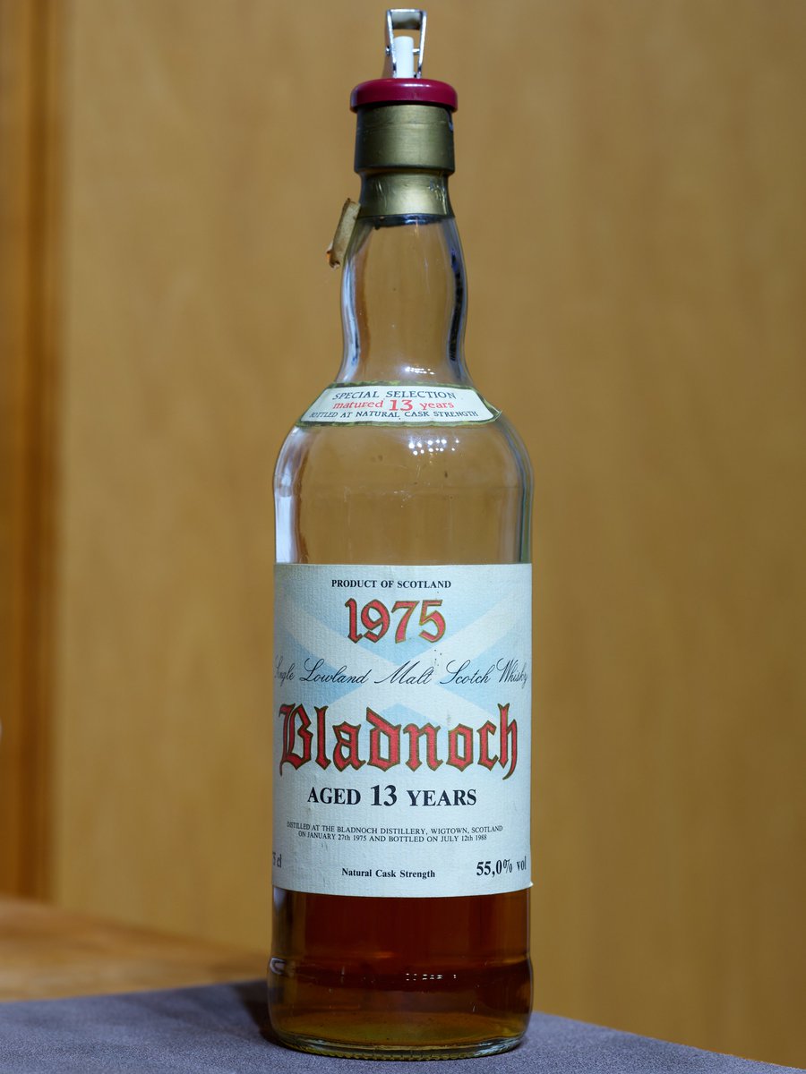 katt87's tweet photo. #ブラドノック #Bladnoch 13 yo 1975 (55.0%, G&amp;M for #Intertrade, 216 bottles)

#whisky #GFX100II
📷FUJIFILM FUJINON GF120mmF4 R LM OIS WR Macro https://t.co/IqT2lvNrtv