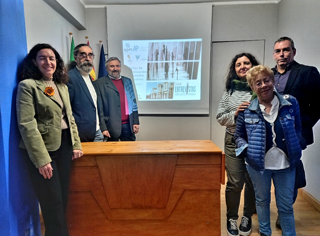 Os contamos cómo fue la presentación de la Guía de entrevistas sobre cambio climático en Mérida.
Todo aquí 👇
apiaweb.org/2024/03/11/her…
@APMerida @periodistascc @PressBadajoz @LlobregatRosa @GemmaTeso @deficitnatura @arraclau @omenendez @LuisGuijarro72 @mariagfuente