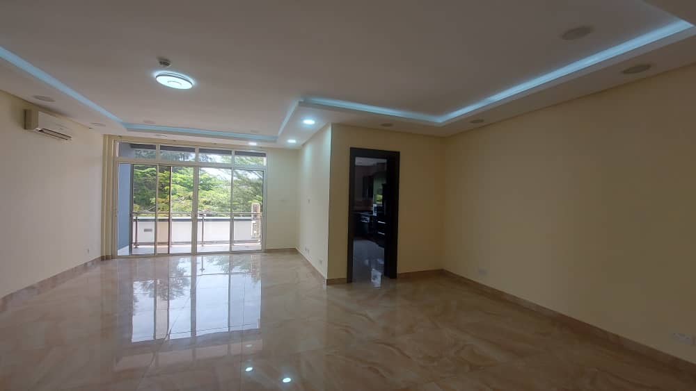 ubosieleh_co's tweet photo. fully fitted kitchen, and 24-hour power supply.
π Features:
- #SwimmingPool
- #Gym
- #FullyFittedKitchen
- #24/7Power
- #AmpleParkingSpace
πΌ Corporate Tenant Preferred!
π Details:
- Rent: β¦23 million
- Service Charge: β¦3.750 million
- Diesel Deposit: β¦500k https://t.co/2Nh8F86mPm