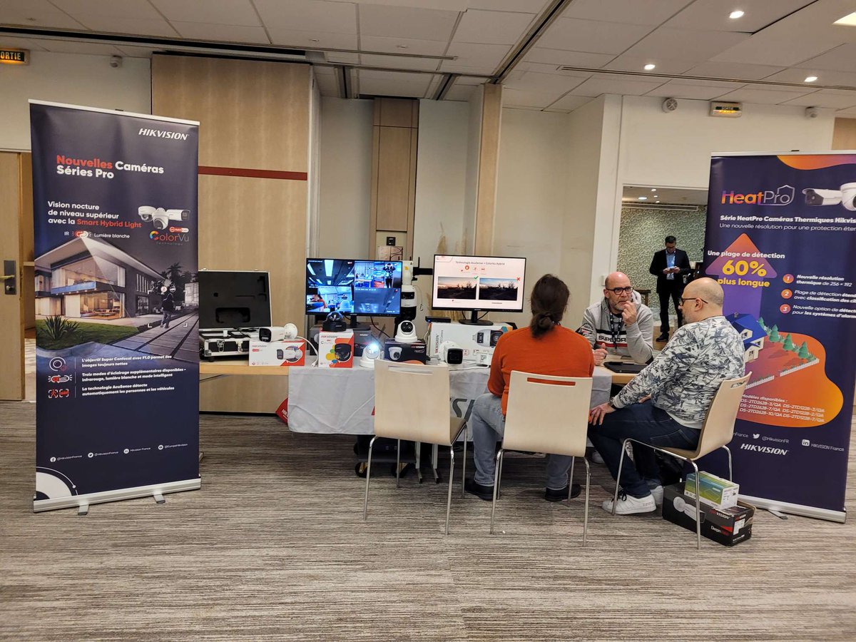 hikvisionfr's tweet photo. ✨Séminaire ADI✨

La semaine dernière, nous avons eu l'opportunité de participer au séminaire de notre partenaire distributeur  ADI Global Distribution  au 📍 Coudray.

Retour en images des gammes de nos produits présentés lors de ce bel événement : https://t.co/SvTMWQh8d2
