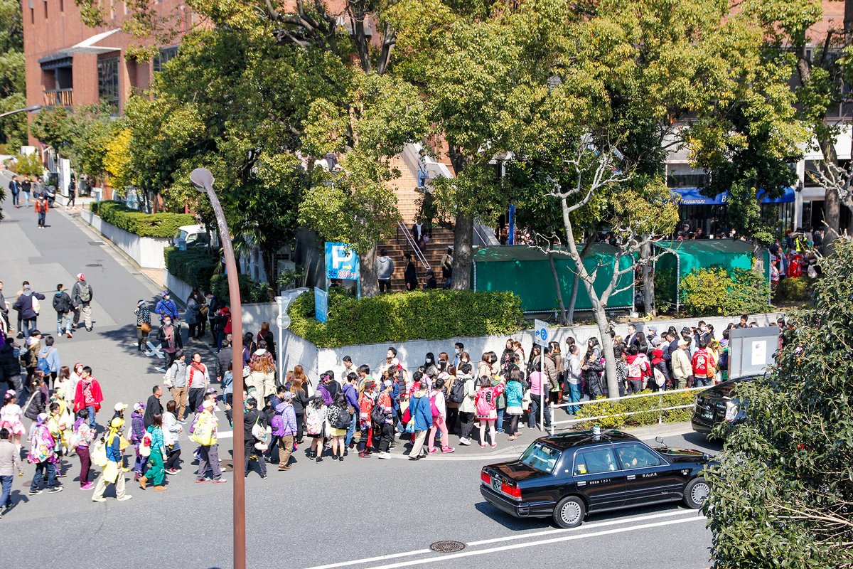 kokuritsu_bot's tweet photo. 2014年3月16日撮影
ももクロ国立競技場公演2日目の日本青年館前の様子。この日は桜がボチボチ咲き始めてうららかな、暖かい日でした。
#国立競技場 https://t.co/ZABtuLmCQ2