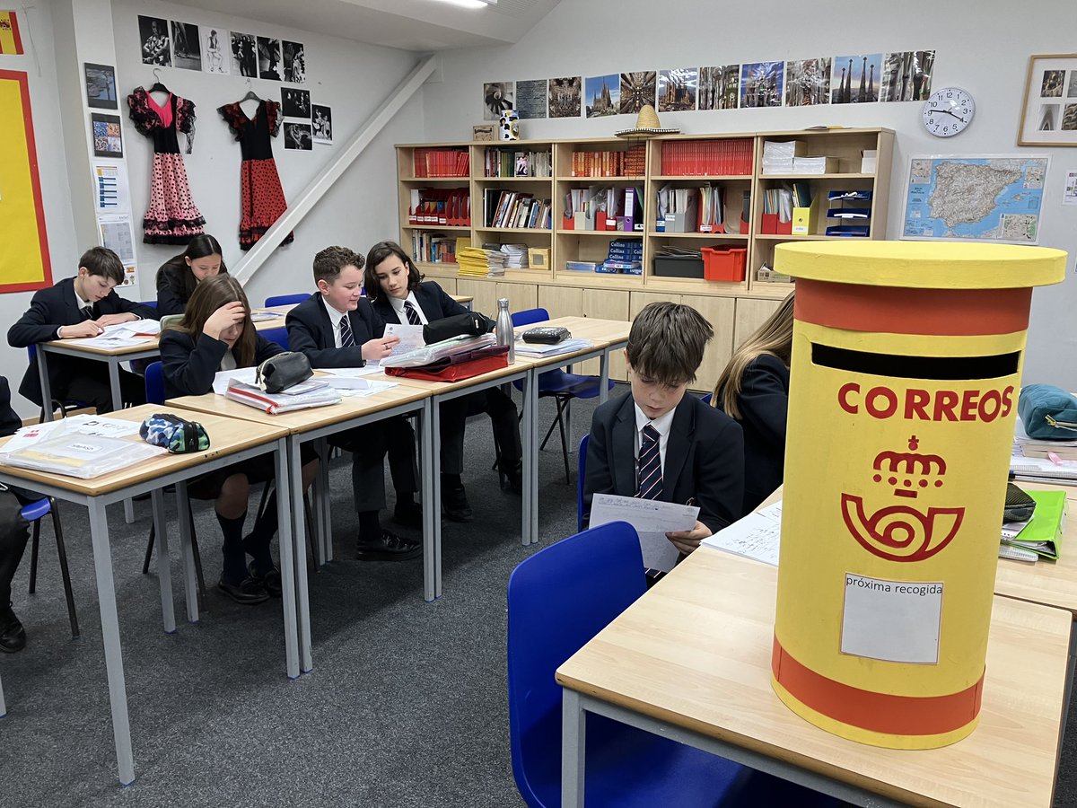 KESBathSpanish's tweet photo. So excited about receiving letters from our pen pals in @sancernin ! We will be replying next week @KESBath https://t.co/z2IaCBBPeo