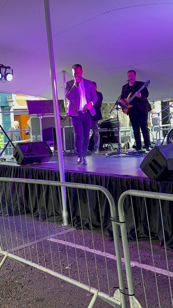 sarahgrant155's tweet photo. Carndonagh Festival 2022 with David James & Jim Devine 🎶💙 #DavidJames #JimDevine #CarndonaghFestival #carndonagh #donegal #marquee #gig #outside #DonegalDoll #HereToStay https://t.co/fcC5DcxGwI