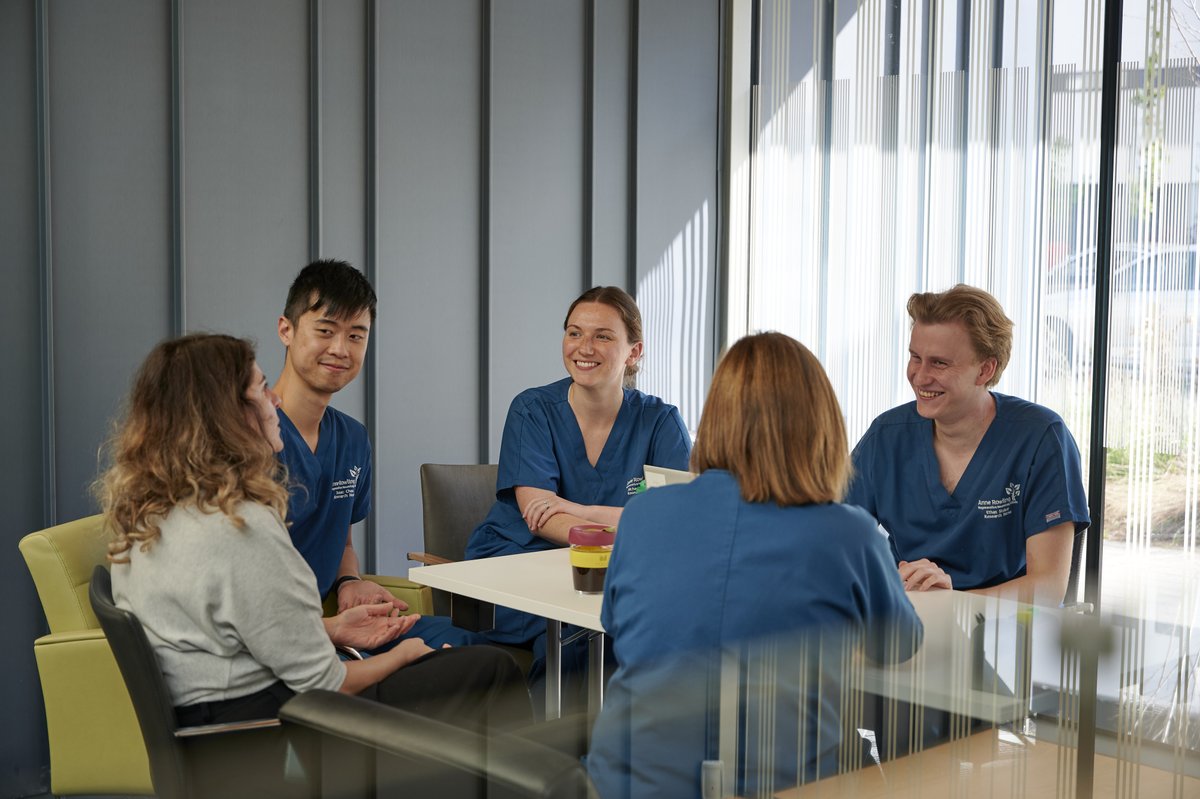 (1/6🧵) 📢We're recruiting! Join our world-class environment integrating #NHS care &amp; #EdinburghUni brain disease research.

Positions for Aug 2024.

Deadline Mar 29th.

1) 1yr Clinical Fellow

2) 3yr Clinical PhD Scholar

3) 1yr Graduate Research Practitioner #graduatejob