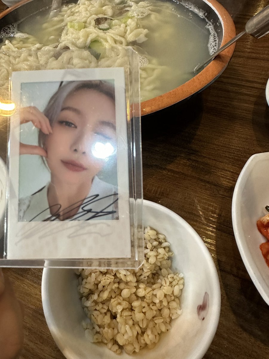 거짓말 안치고 면 반 바지락 반
추천한 이유 바로 납득
#듴지순례 #다미
📌 군포 본향 칼국수
 #다미맛집