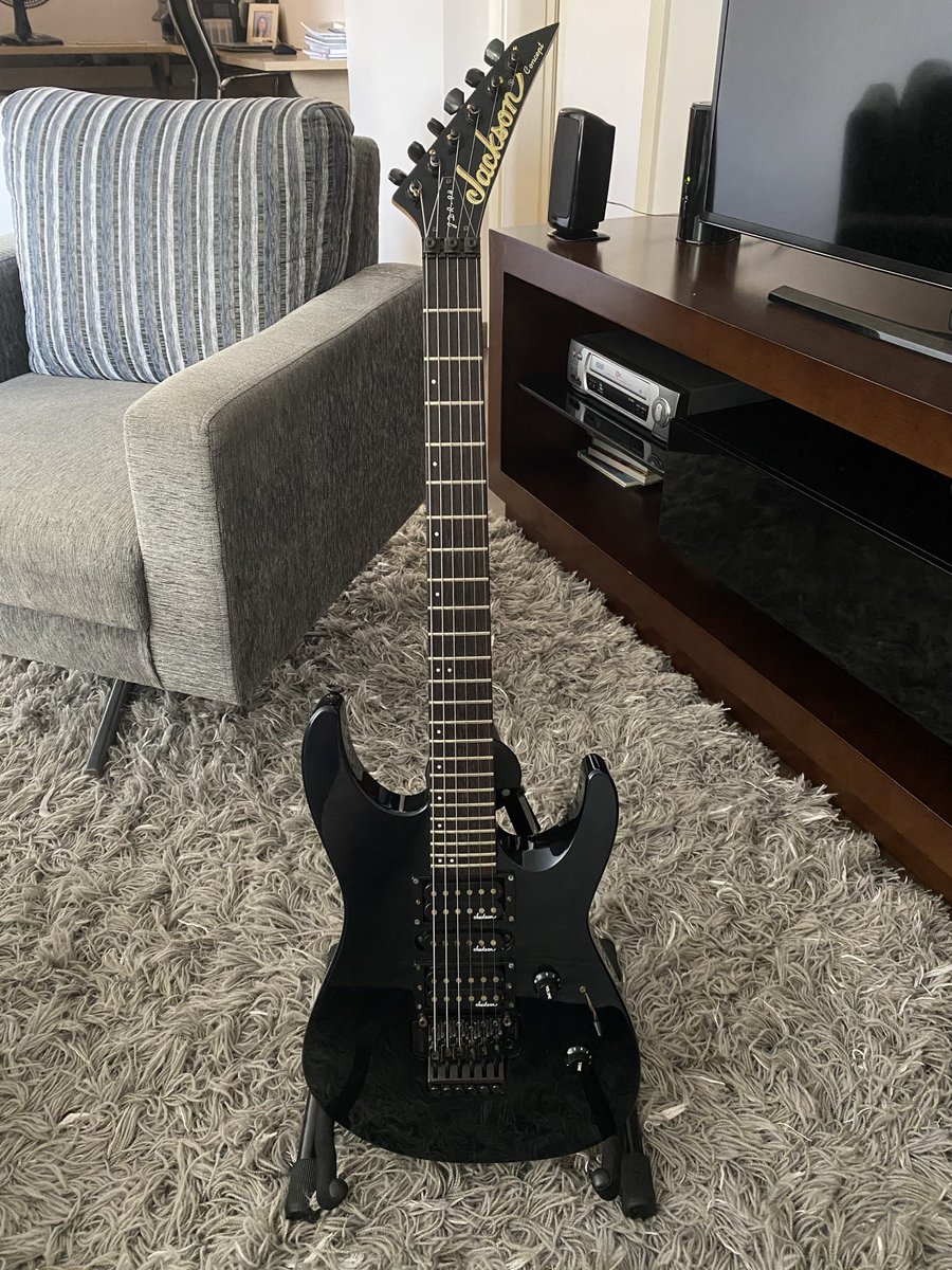 SupersonicTrprs's tweet photo. @JacksonGuitars Standard like mine. A JDR 94 Concept. https://t.co/4kxfZ9GUdH
