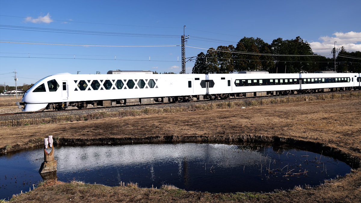 hideaway5551's tweet photo. 【倉ヶ崎SL花畑】東武鉄道C11-207「SL大樹」上り6号、スペーシアX、きぬがわ通過！
イルミネーションは終了
3月10日（日）撮影
https://t.co/K42tVhS6gA @YouTubeより
#SL大樹 #C11 #倉ヶ崎SL花畑　#東武鉄道　#スペーシアX #きぬがわ https://t.co/DFF6kQPVBw