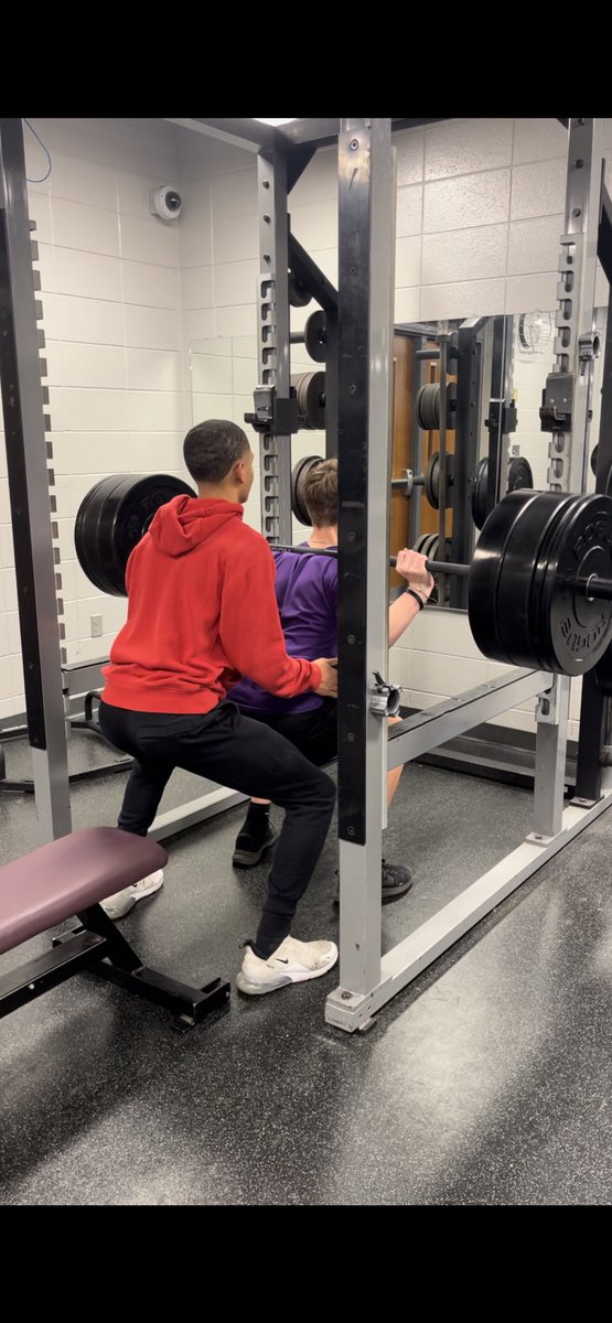 Max week! Good start for the morning session on squat. Keep it up this week! Squats from: @BlaineThurber @BraydenKunberg1 Shane Atkinson Ethan Wake