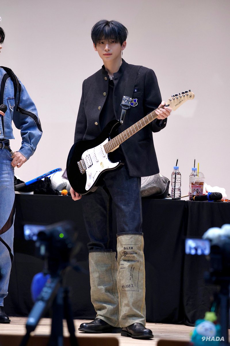 240309 팬사인회

상문고 세이렌틀 구정모

#구정모 #정모 #CRAVITY #크래비티 #Jungmo #구정모를_좋아하다