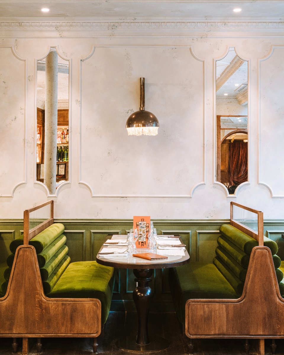 In the main dining area in #BrasserieCampion, guests can enjoy a sense of intimacy with the large and cosy green banquette seating, beautiful marble table tops and bespoke pendant lights.

See more from this project here: b3designers.co.uk/portfolio/proj…

#B3Designers