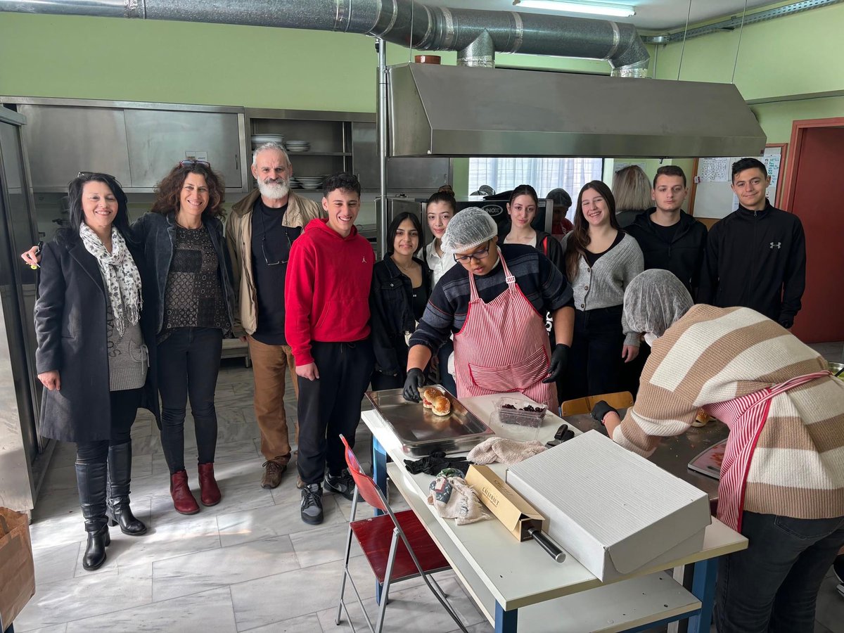 Πολλά συγχαρητήρια στην Πρωταθλήτρια Ευρώπης 2022, Εικονική Επιχείρηση Microgreens Magicgreens από το 2o Πειραματικό Γυμνάσιο Κιλκίς που προσέφερε το θερμοκήπιο καλλιέργειας μικρολαχανικών στην Εικονική Επιχείρηση Hungry Minds του ΕΕΕΕΚ Αγίου Δημητρίου!
#WeAreJa