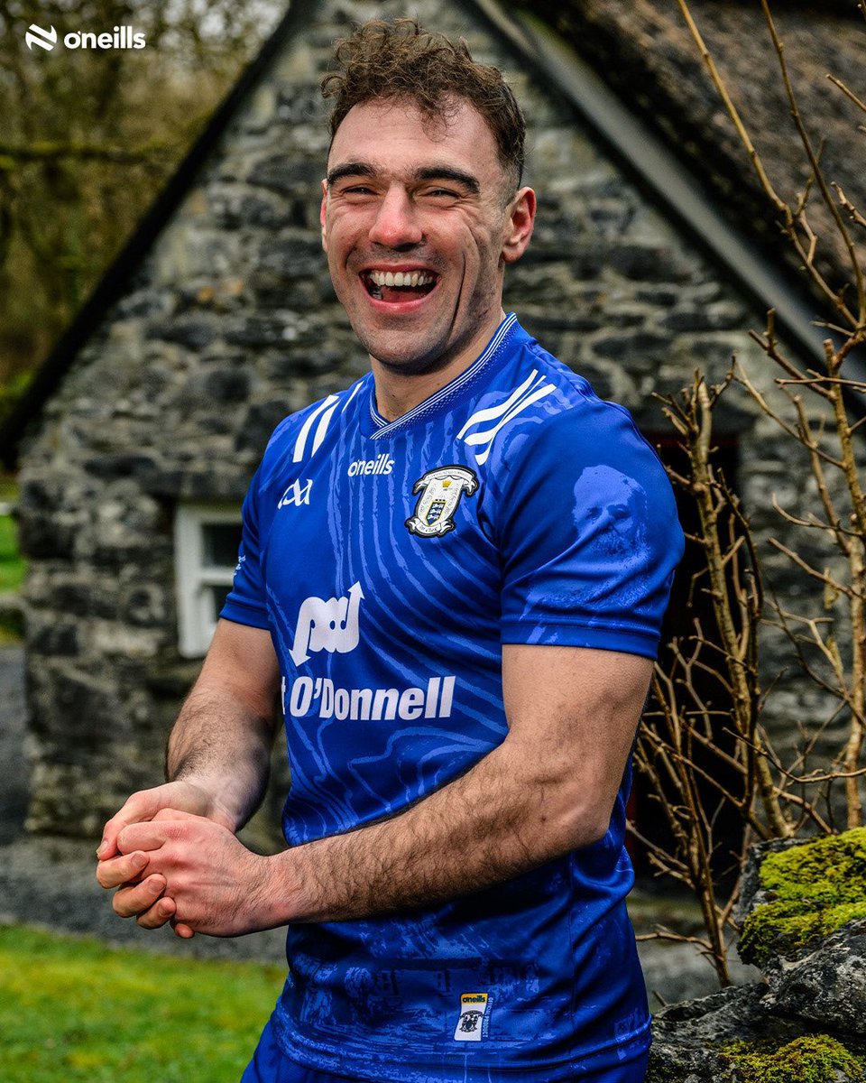 GaaClare's tweet photo. Check out the finer details of the NEW Clare GAA Commemoration Jersey 🔍

Designed to honour and commemorate Michael Cusack, founder of the GAA, the jersey takes inspiration from his cottage located in the heart of the Burren.

Available now at O’Neills. https://t.co/U41cxOBrdb https://t.co/jlrzo4PpoB
