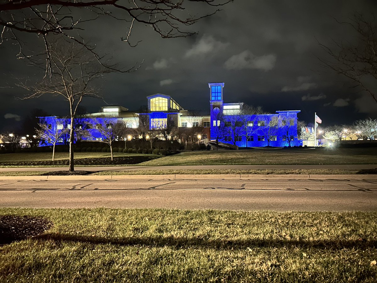 LOVElikeJJ's tweet photo. We are so grateful that we live in a city that wants to help “Shine A Light” on SUDC.  Thank you to the City of Mason, Ohio - Government for lighting up the City Municipal Center in blue and yellow this week for SUDC Awareness.

#lovelikejj #cityofmason #sudc #sudcawareness https://t.co/QeSh2Lpf1g