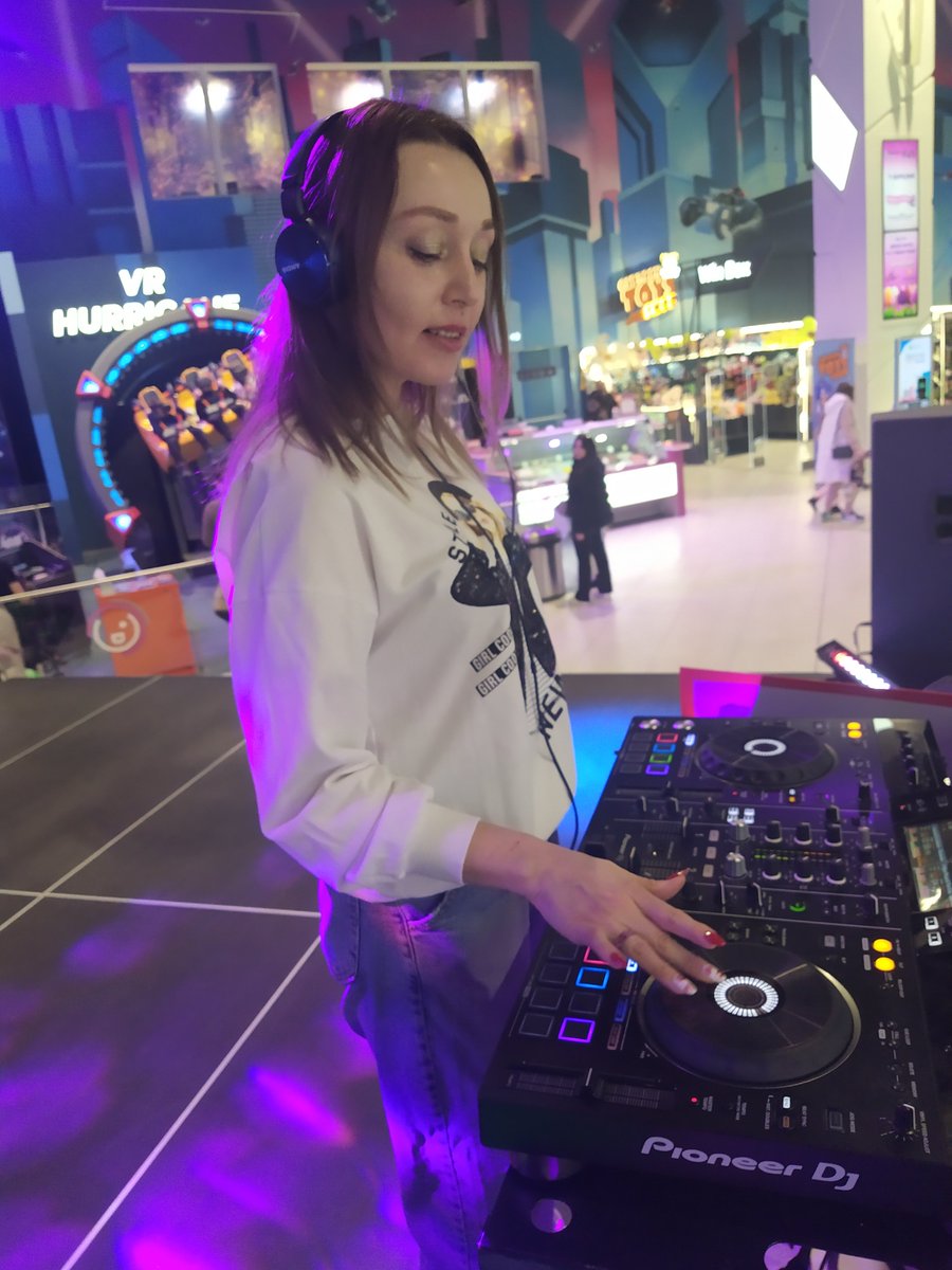 NorthernAngel13's tweet photo. Northern Angel LIVE @ Neopolis Respublika Park, 090324 --->>> https://t.co/X31gNokiI0 #edm #party #dance #live #northernangel #djday https://t.co/S98i1UORIh