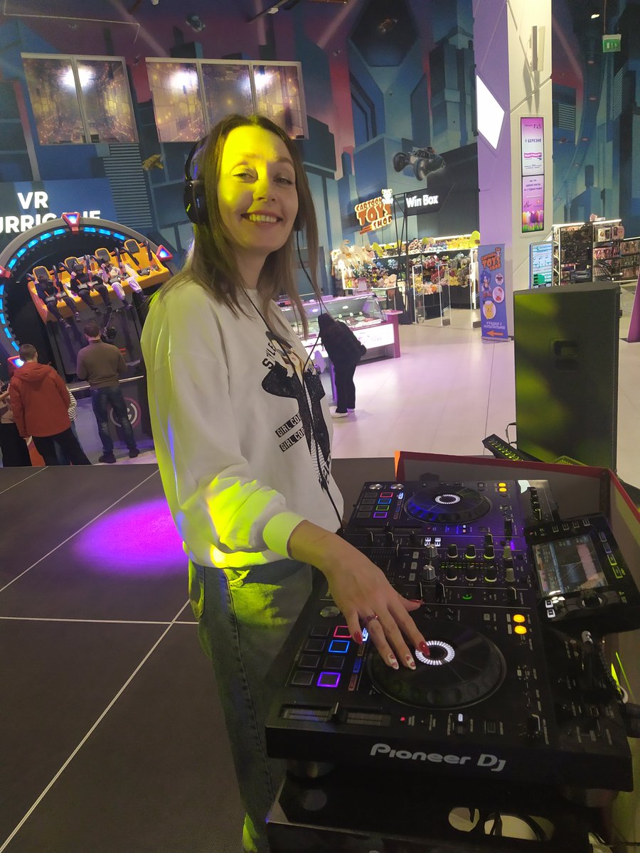 NorthernAngel13's tweet photo. Northern Angel LIVE @ Neopolis Respublika Park, 090324 --->>> https://t.co/X31gNokiI0 #edm #party #dance #live #northernangel #djday https://t.co/S98i1UORIh
