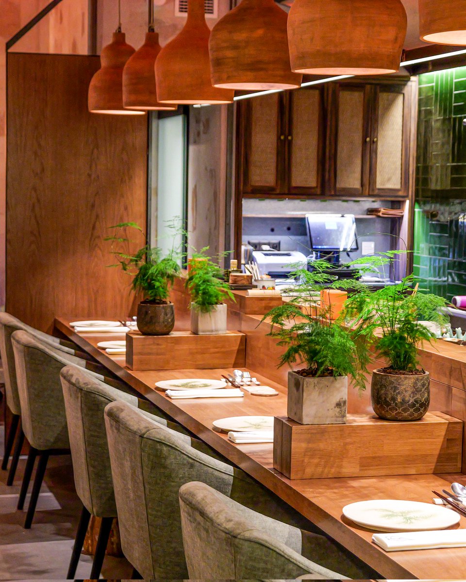Descubre nuestro nuevo concepto de cocina "Omakase", en la que confías la cocina a nuestro chef <a href="/rdelacalle/">Rodrigo de la Calle</a> para disfrutar de una experienca única e inigualable.
