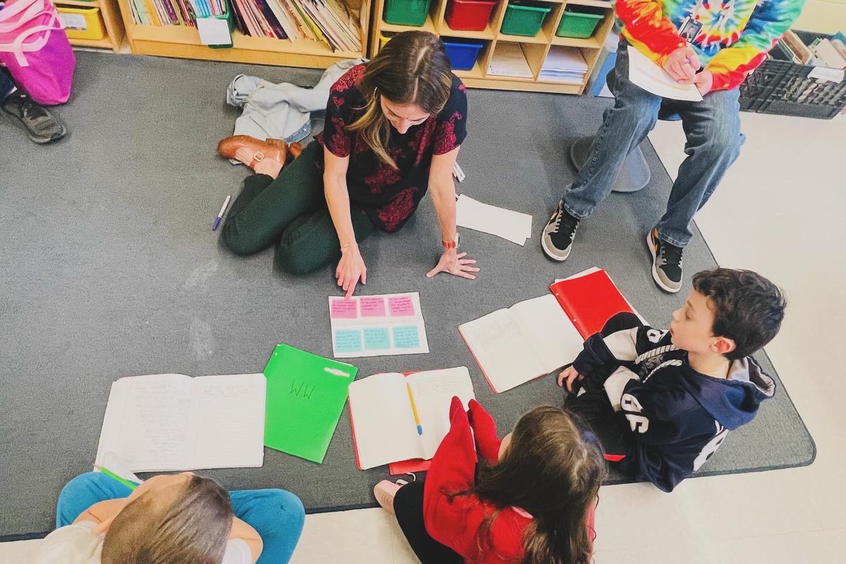 ⬆️ up our guided inquiry groups  with <a href="/JSerravallo/">Jennifer Serravallo</a> ’s skill progressions <a href="/RoxburyBdofEd/">Roxbury Schools</a> 

🎯By pinpointing students’ specific goals, we can target support AND celebrate progress.

🤔What other ways can we guide self reflection &amp; goal setting in our classrooms? TY <a href="/buzzwithmsbee/">Alyssa Bellardino</a>