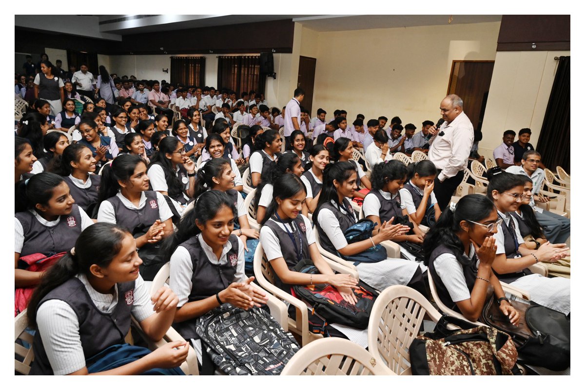 NYK Udupi organised District Level Neighbourhood Youth Parliament Program in Ravindra Kala Mantapa, MGM College, Udupi. The resource persons put forward their viewpoints on " Nari Shakti",  "New India And New initiatives", and " Vocal for local" theme.
