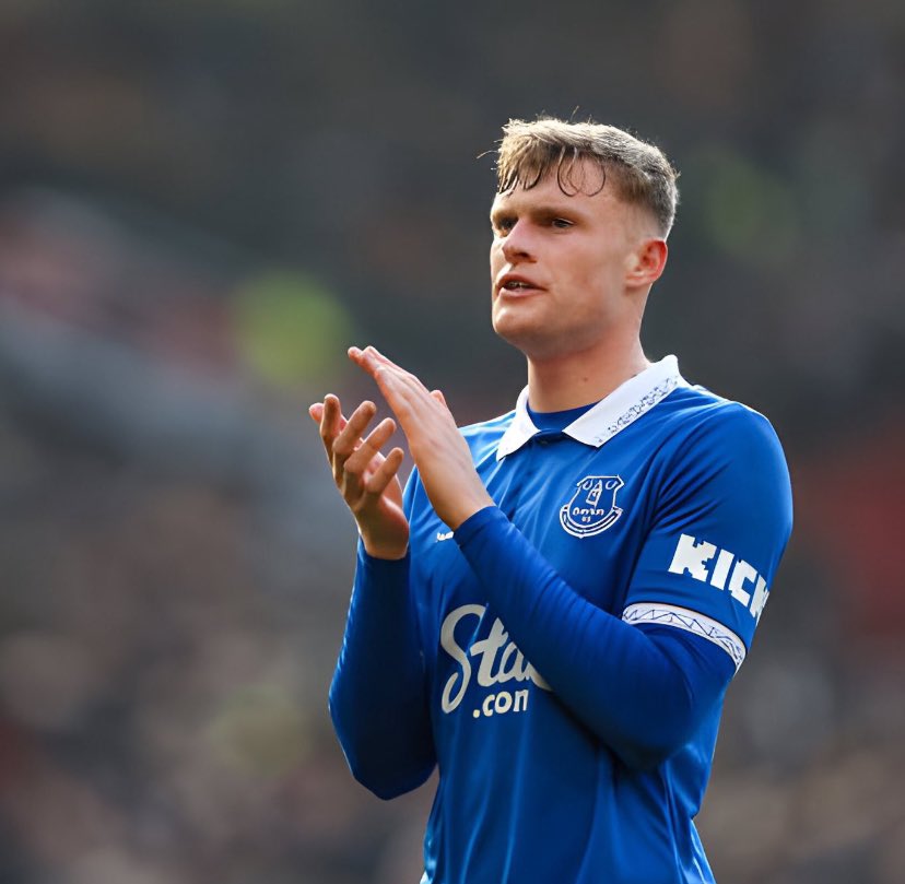 PPltransfers's tweet photo. 🚨 Manchester United are continuing to monitor Everton duo Jarrad Branthwaite and Amadou Onana ahead of the summer transfer window. #MUFC🔴 #EFC 🔵 

(Source: @ManUtdMEN ) https://t.co/0Q5Zi6qo4e