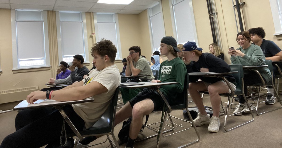 Future professionals … are we ready to close out the Spring24 semester strong?!? The first half was busy … let’s top it!  😤💚🦬💪🏼 #sportStudies #athleticAdmin #OneBethany #BisonTough