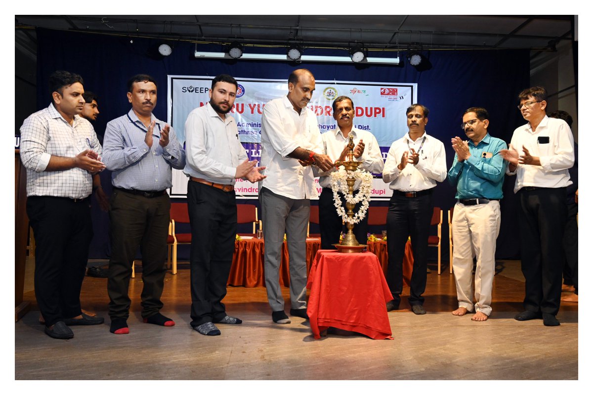 NYK Udupi organised District Level Neighbourhood Youth Parliament Program in Ravindra Kala Mantapa, MGM College, Udupi. The program was inaugurated by Shri Yashpal A Suvarna, Hon'ble MLA from Udupi &amp; Other dignitaries. Voters Day Pledge taken.