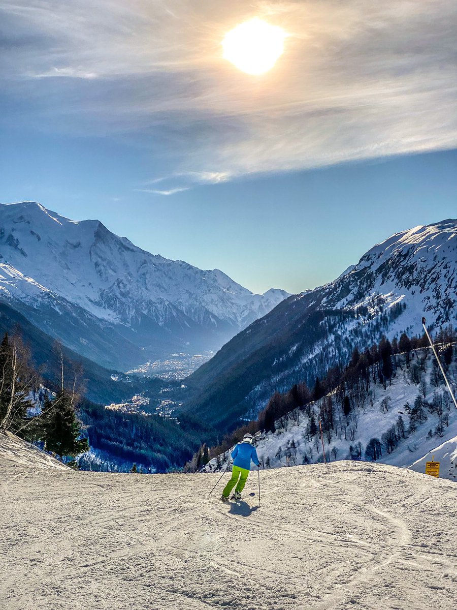 Dévalez les pistes avec bonheur cette semaine ❤️😊⛷️ #chamonix #balme #monblanc