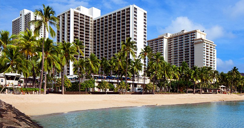 At Waikiki Beach Marriott Resort & Spa, nobody does beach better. 🌤️🌴🌊 best-online-travel-deals.com/hawaiian-marri… #vacations #getaway #tropical #beaches