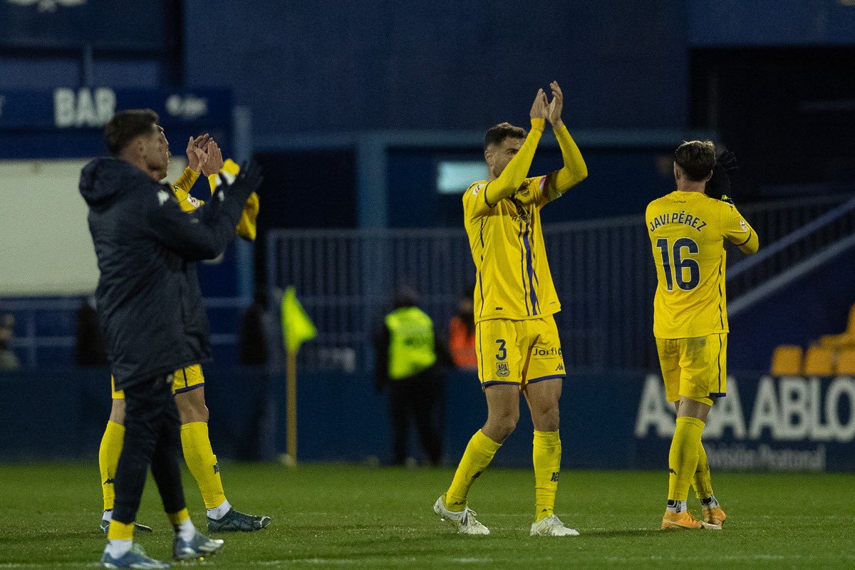Siempre buscamos sumar de tres en tres, pero este punto ante un rival tan fuerte es un empujón anímico para seguir firmes en nuestra lucha. 
Y gracias a los que nos apoyáis en Santo Domingo. Juntos hemos convertido nuestra casa en un fortín y deseamos celebrar pronto una victoria