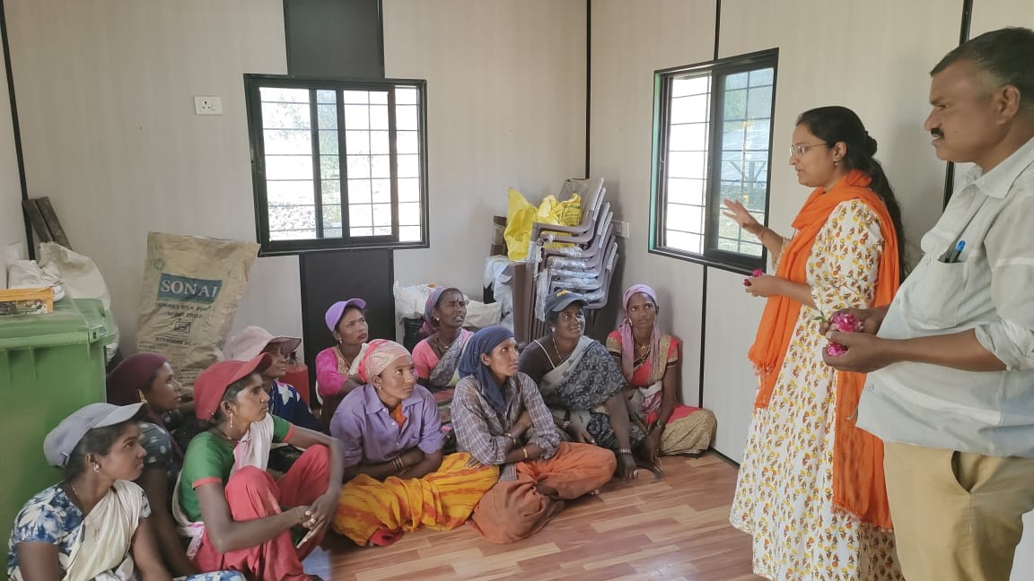 On the occasion of #InternationalWomenDay, CWAS team conducted an awareness session for the women of the Self Help Group which operates Satara FSTP. This was done at the facility centre for sanitation workers developed under CWAS's #CWIS support to @SataraMunicipal. @CeptResearch