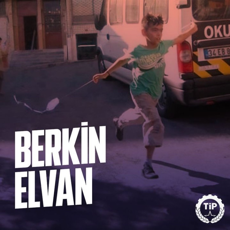 tipdamal's tweet photo. Polisin başına attığı gaz kapsülü nedeniyle 15'inde bir fidanı, #BerkinElvan'ı kaybetmemizin üzerinden 10 yıl geçti.

Emri verenle de, katilleriyle de hesaplaşacağız! Berkin'in düşlerindeki ülkeyi kuracağız! https://t.co/v7fXYQ9r02