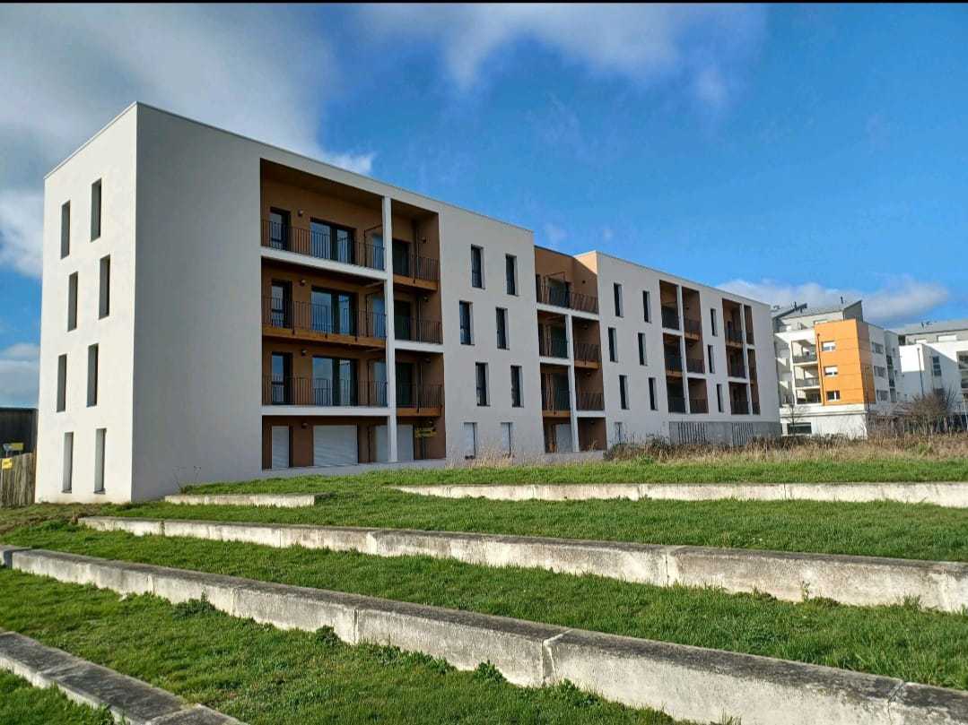 Spiebatignolles's tweet photo. [COEUR D’OUVRAGE #LieuxdeVie] – Résidence Val de Moine à Cholet : c'est livré

Spie batignolles immobilier a livré à Mobicap, opérateur de logements adaptés à tous, la résidence Val de Moine à Cholet (49) réalisée avec Defontaine, filiale de Spie batignolles construction régions. https://t.co/K3cFOSO5s1