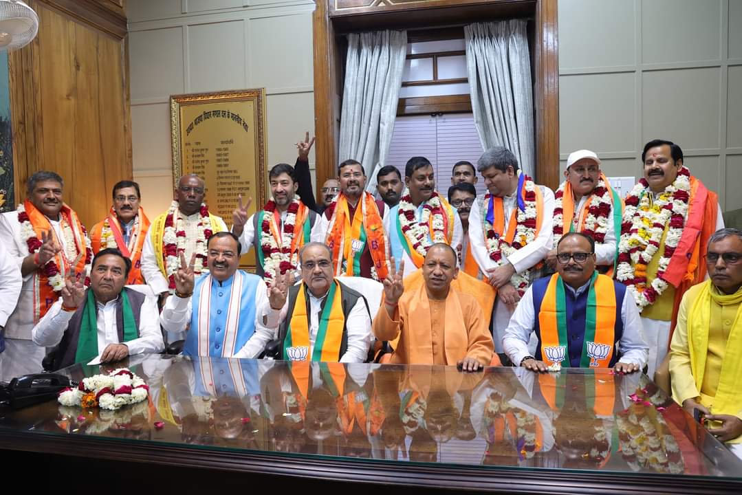 NPSPatel's tweet photo. अपना दल एस के कार्यकारी राष्ट्रीय अध्यक्ष एवं कैबिनेट मंत्री श्री आशीष पटेल को पुन सदस्य विधान परिषद चुने जाने पर बहुत बहुत बधाई एवं उज्ज्वल कार्यकाल की शुभकामनाएं।
#Prayagraj #Lucknow #apnadals #NPSPATEL #Fhulpur #UttarPradesh https://t.co/FlPXrrPaK6