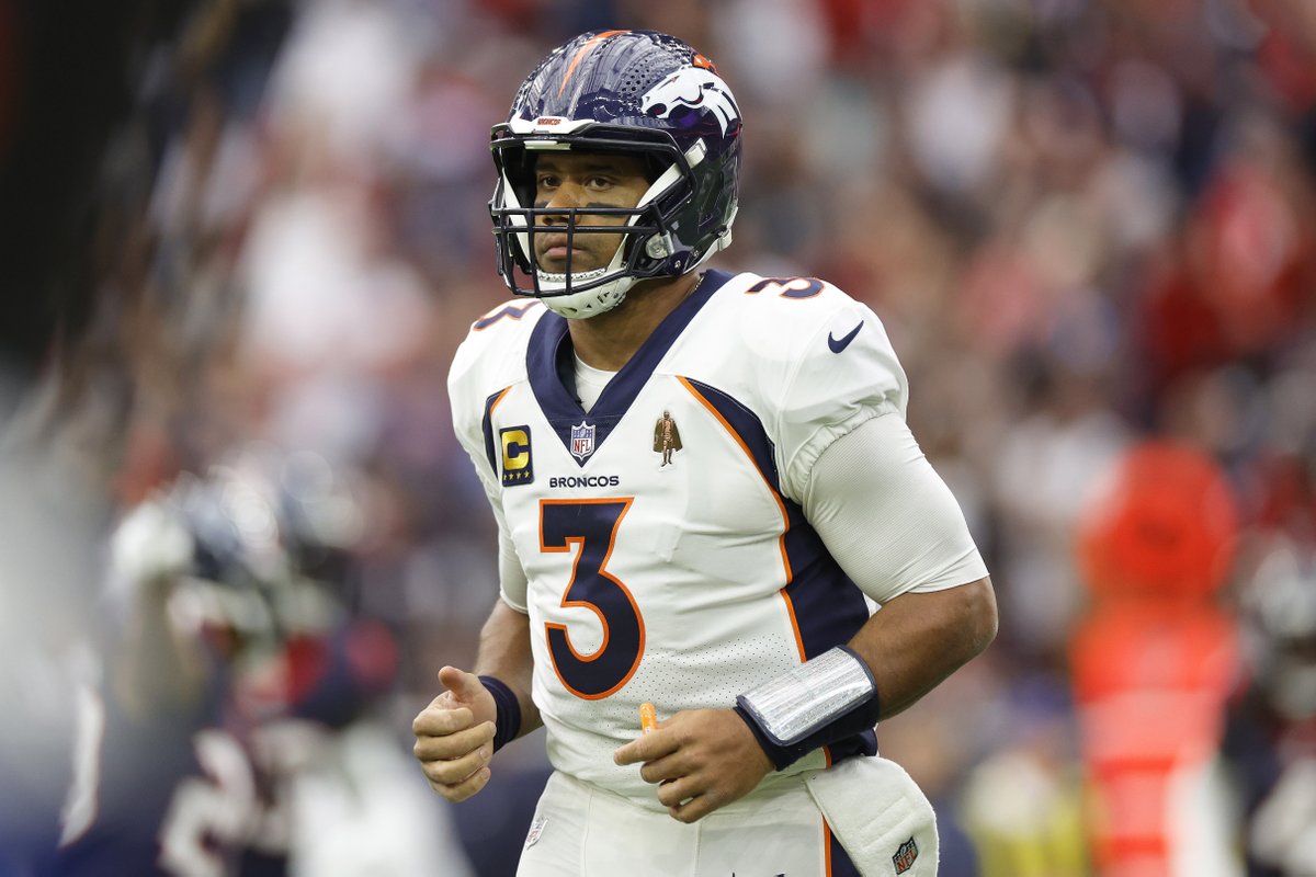 Mirror NFL tweet media