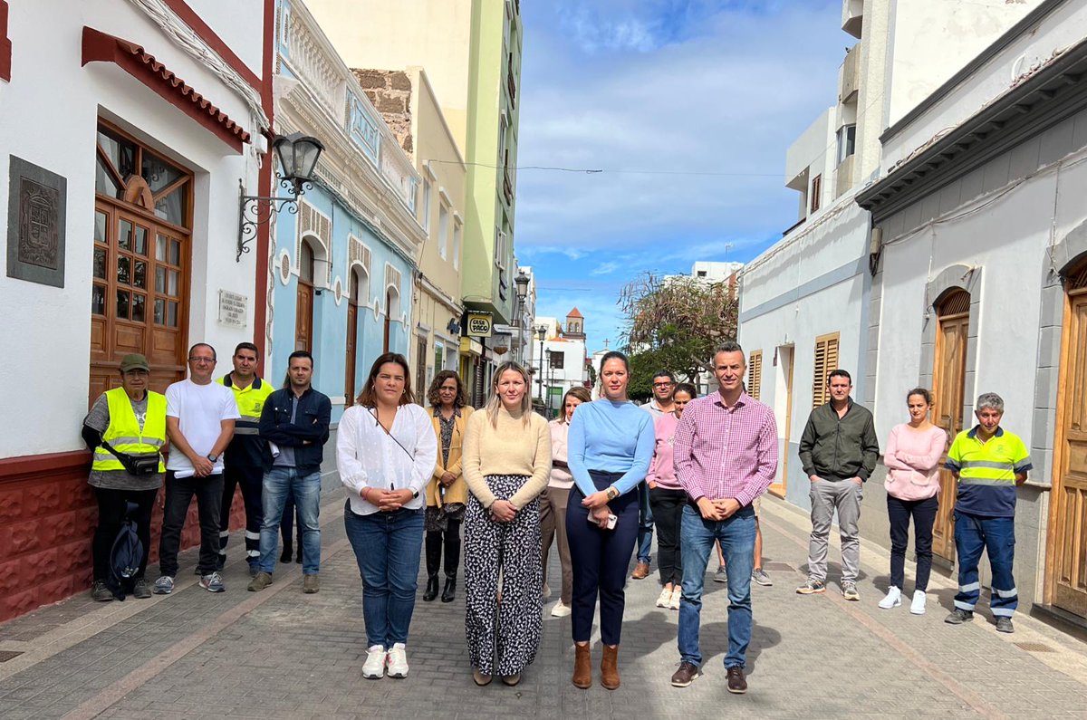 aytodelaaldea's tweet photo. ⚫ La Aldea de San Nicolás se ha sumado a la convocatoria de la FEMP y ha guardado un minuto de silencio por las víctimas y los heridos de los atentados #11M.

👉🏻 Todo nuestro apoyo para los que sufrieron y aún hoy sufren las consecuencias del mayor atentado ocurrido en España. https://t.co/hCpo85gVSh