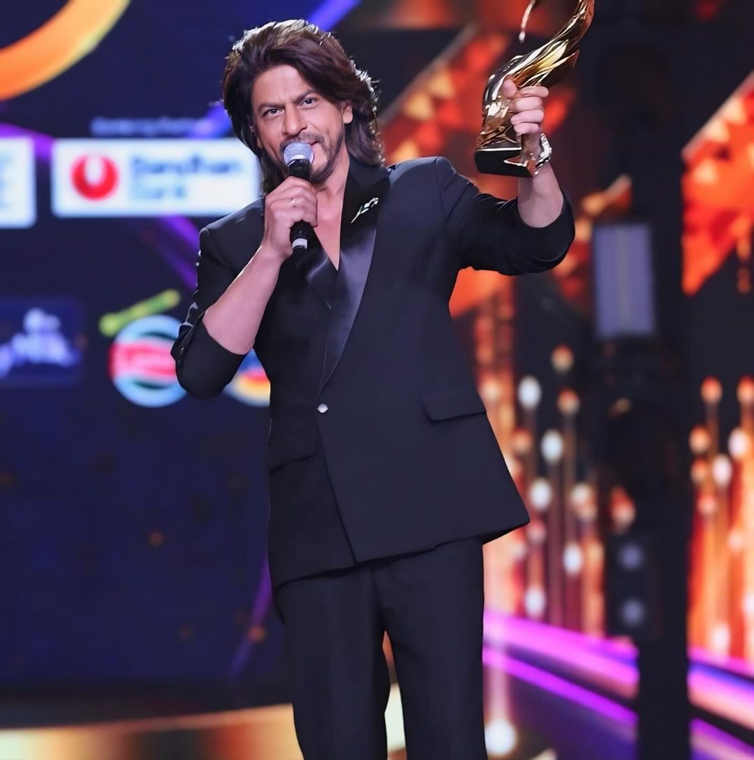 SRK wins Best Actor for Jawan at Zee Cine Awards and delivers a touching speech! 🏆❤️

@iamsrk @ZeeCineAwards 

#ShahRukhKhan #ZeeCineAwards2024 #Jawan #SRK #BestActorAward