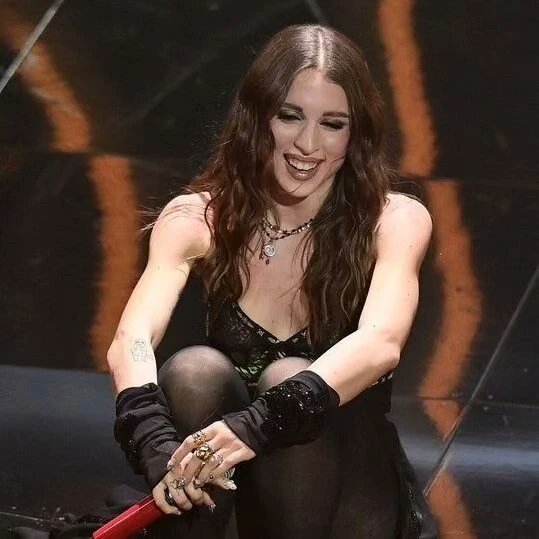 angelinafans__'s tweet photo. 1 mese fa succedeva questo😍😍❤️❤️
#TwitterX #angelinamango #SANREMO2024 #lanoia #vincitrice #likex #like4like
@angelinamango_ https://t.co/6YpGMTuG6R