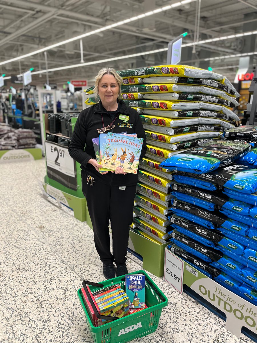 NorthleazeCofE's tweet photo. We are incredibly thankful to @ASDA for their donation of books worth around £40 to the children at Northleaze. A great selection with quite a few laughs from the children when reading them! Thank you Julie Ryan! #readingforpleasure https://t.co/aJTTgo0yhL