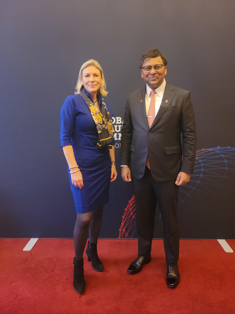 Today I met @FATFNews President Raja Kumar during #WomensHistoryMonth to discuss his presidency’s priority to increase the representation of women in anti-money laundering. I welcome President Kamar’s attendance at today’s Fraud Summit and Singapore’s leadership on this issue.