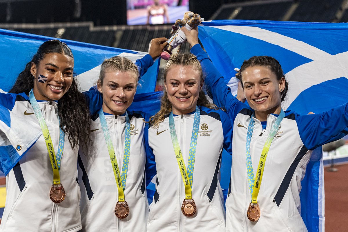 COMMONWEALTH DAY #CommonwealthDay2024 Last one, final medal Birmingham 2022 - @Team_Scotland Women 4x400m Bronze @yourfitnic Jill Cherry @BethDobbin @_ZoeyClark 🏴󠁧󠁢󠁳󠁣󠁴󠁿 @Bobby_ThatOneMo (who set new PB on way to hasty medal ceremony😉) @SALChiefExec @LordMcConnell @OvensDavid