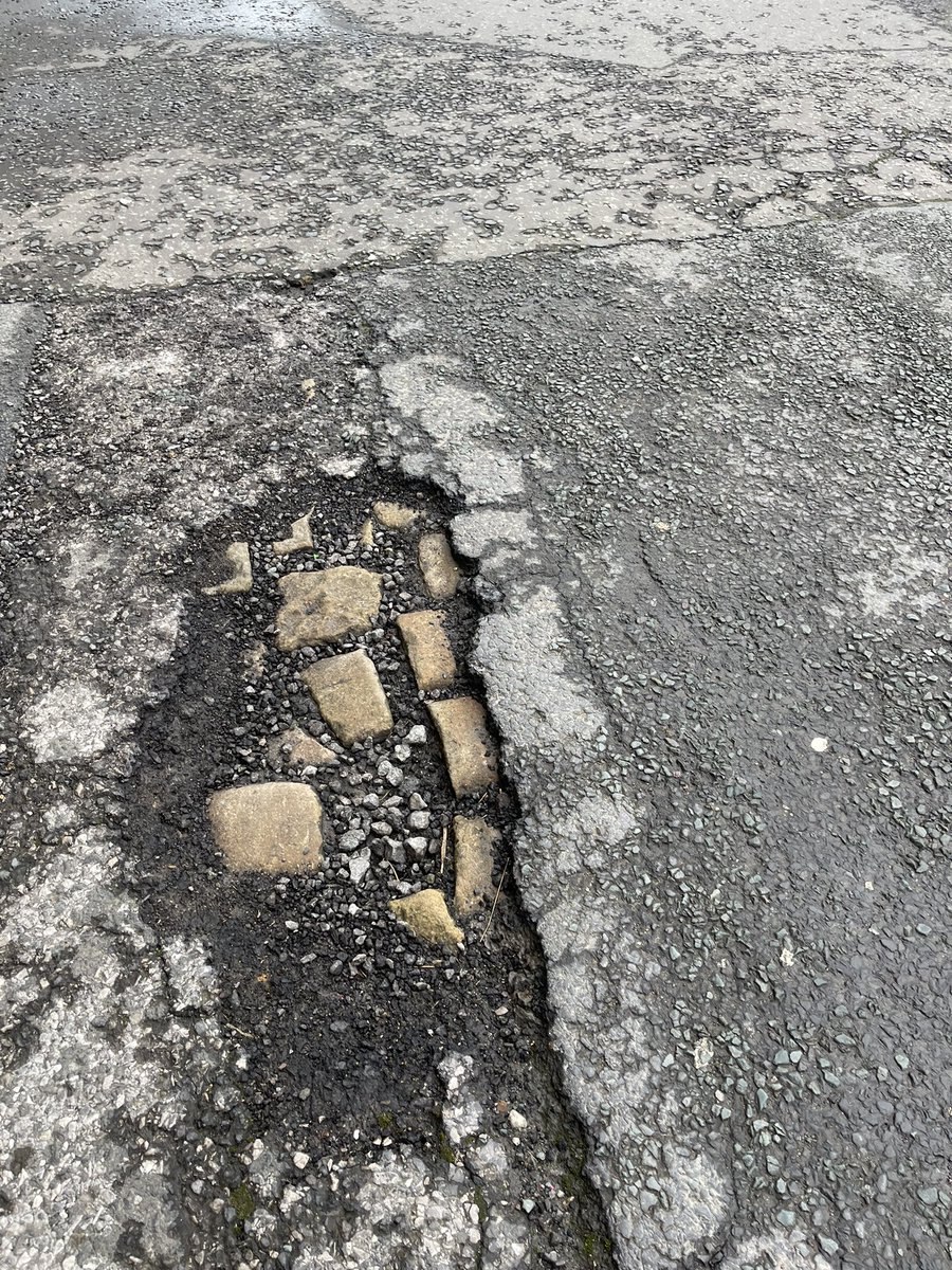 We got called out by residents around the Battinson Road area to look at all the blocked drains along their streets in the heart of Park Ward. @Calderdale Council this needs looking at urgently. This is unacceptable and residents are not happy. #LetsGetSociallyActive