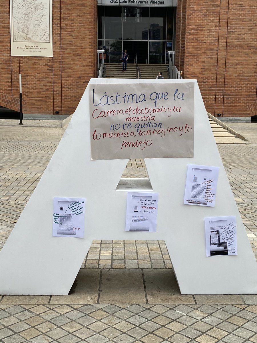 SimonMonsalve3's tweet photo. Que el campus que habitamos sea el campus que nos cuida.
No más violencias basadas en género en EAFIT. https://t.co/8iY4eSLqLx