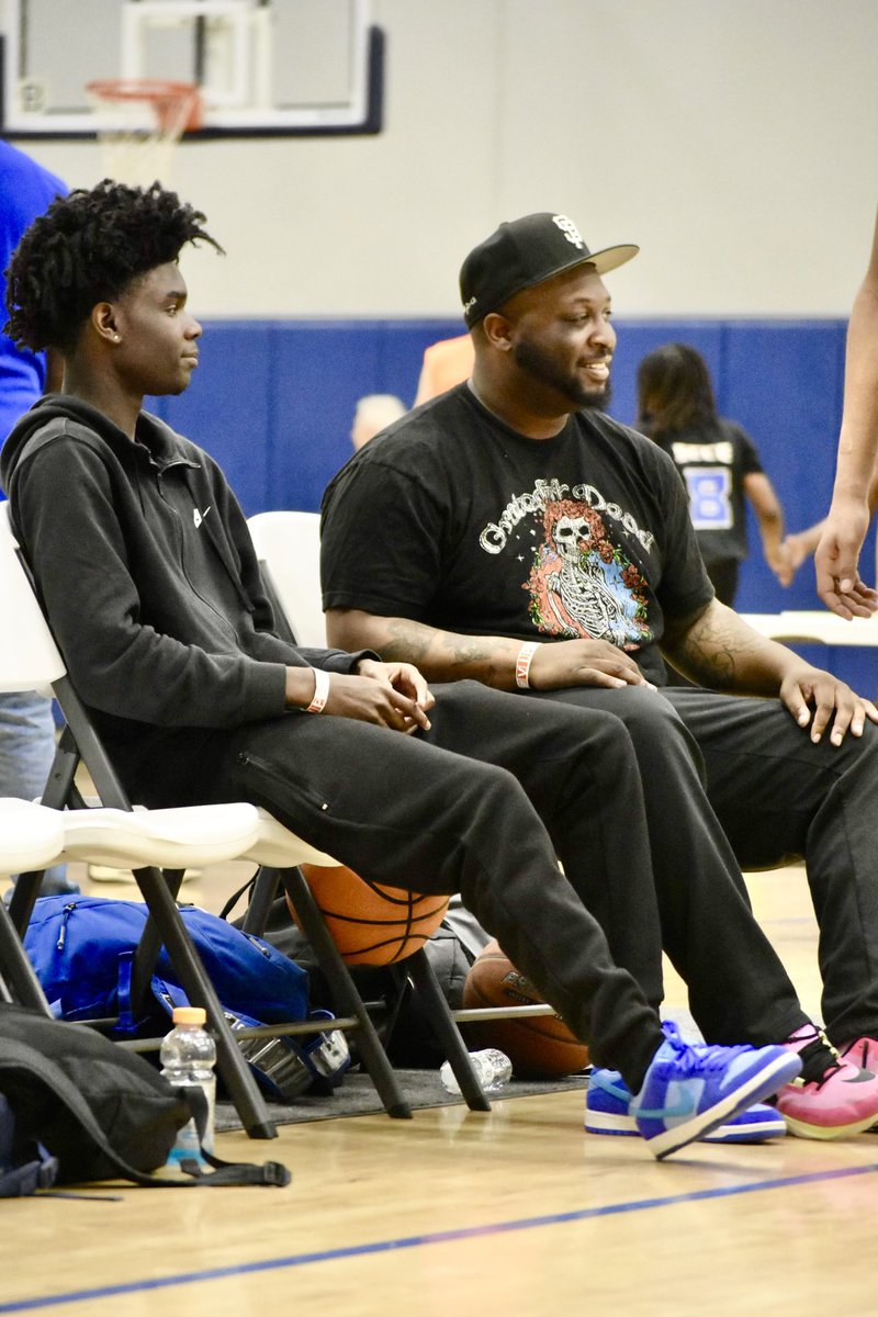 Also gotta shout out my assistant coach <a href="/williams_cazz/">1.cazz</a>