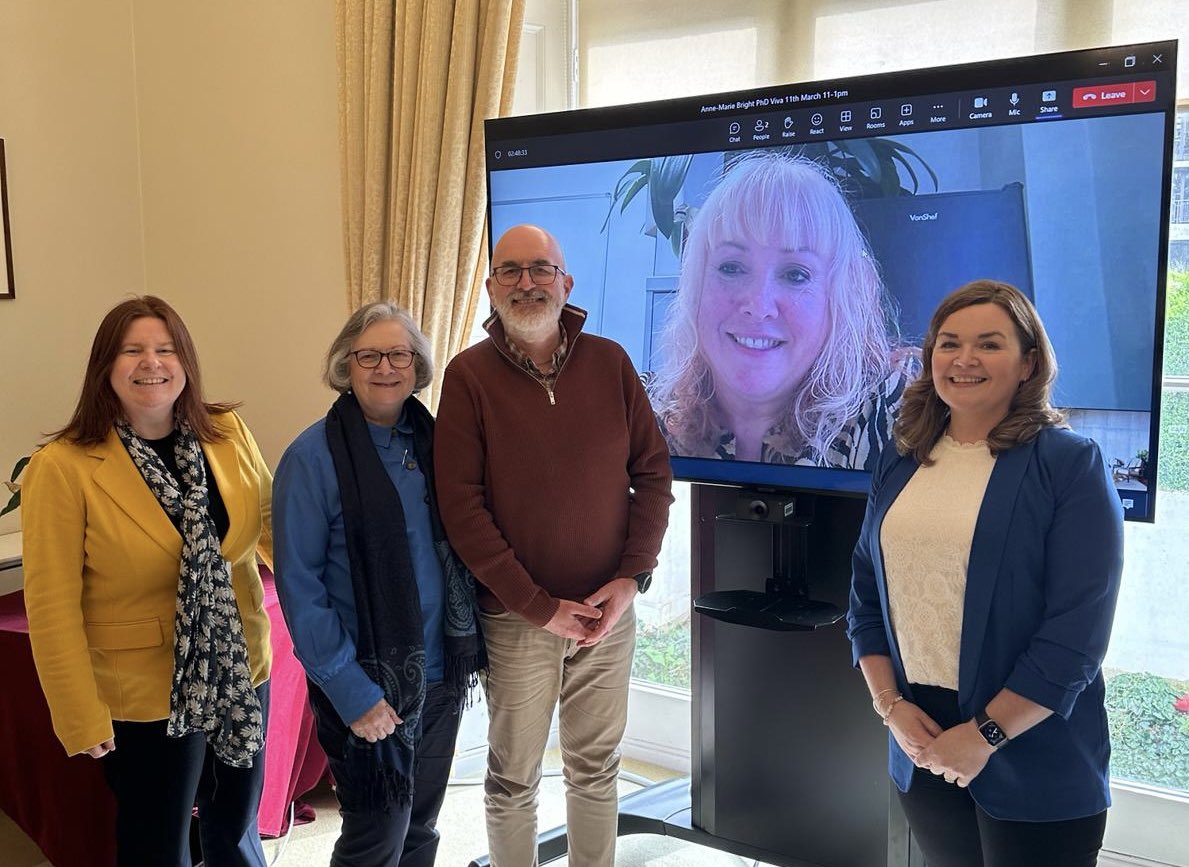 Today I successfully defended my PhD viva. Huge thanks to @benhannigan & @GillianRayner1 for a thorough but wonderful examination. Thanks to @eimearspain for chairing. Finally thanks to the ‘dream supervisory team’ Dr Annmarie Grealish & @Cillmurry #PhDone