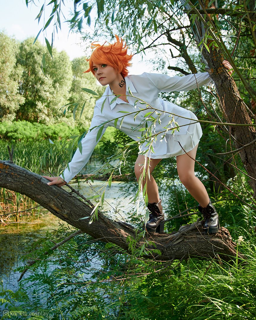 I’ll cautiously peek from here, just to check if there is someone still chasing us... My #Emma #cosplay from #ThePromisedNeverland #emmacosplay #約束のネバーランド #yakusokunoneverland #tpncosplay #animecosplay #ukrcosplay #tpn #ynn #promisedneverlandcosplay #エマ #emmatpn