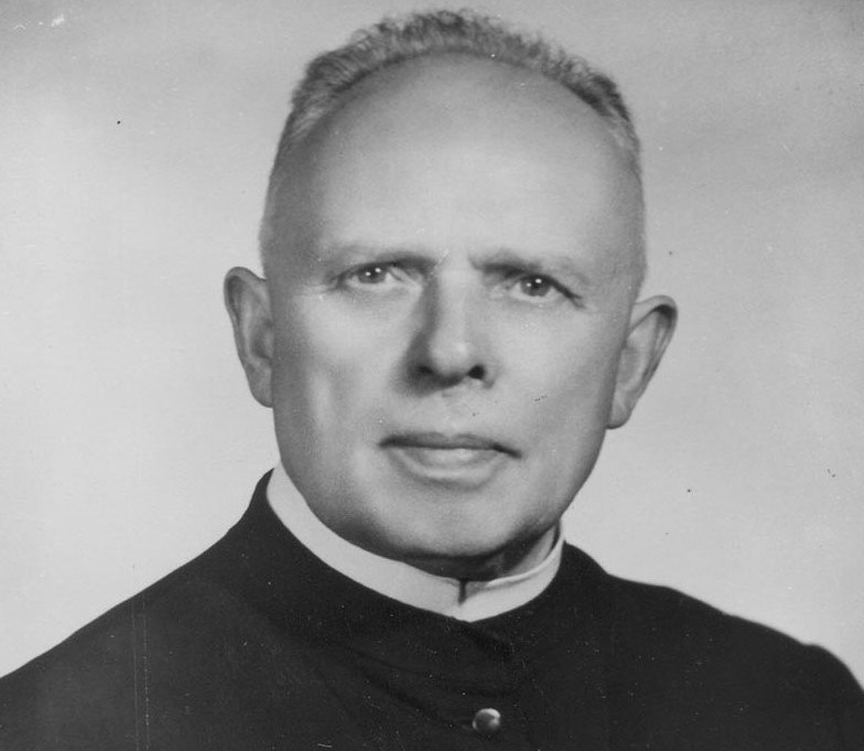 Il credente non è la pedina di una scacchiera, manovrato unicamente dal di fuori. La Chiesa custodisce la Parola ed ha, per divino mandato, anche il dovere di proporla: ma lo slancio della Parola... e il suo esperimento rischioso sono affidati a ogni cristiano.

Primo Mazzolari