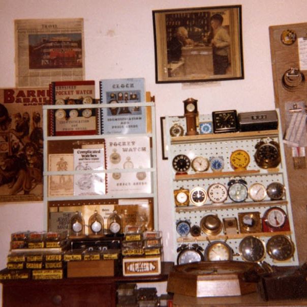 dclarchives's tweet photo. 🕰️ Is this ringing a bell? Daylight Savings has begun! Now it's *time* to set all those clocks an hour ahead. 

Morris Fleming's clock repair shop, circa 1960-1977, 1994.006.0007 https://t.co/FJEOnKyhBB