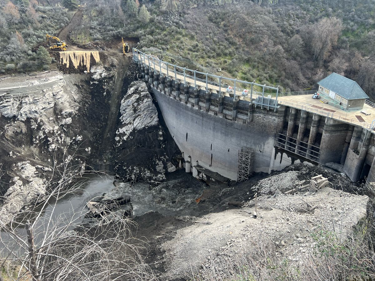 Update from the Klamath River Renewal Corporation: Deconstruction of Copco No. 1 Underway Work progresses on the second of four dams slated for removal on the Klamath River. More on Dam removal@ klamathrenewal.org Photos: @swiftwaterfilms #Undamtheklamath #NativeAmerican